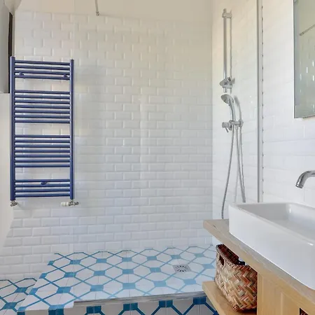 Sophisticated Typically Parisian Flat - Welkeys Апартаменты