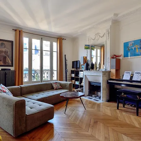 Sophisticated Typically Parisian Flat - Welkeys Апартаменты