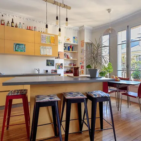 Sophisticated Typically Parisian Flat - Welkeys Апартаменты